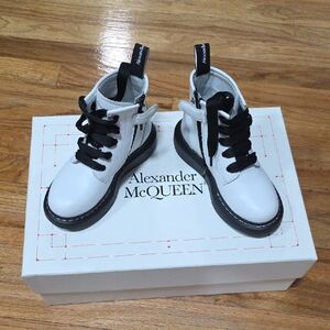 Alexander McQueen Kids Black and White Lace-Up Boots